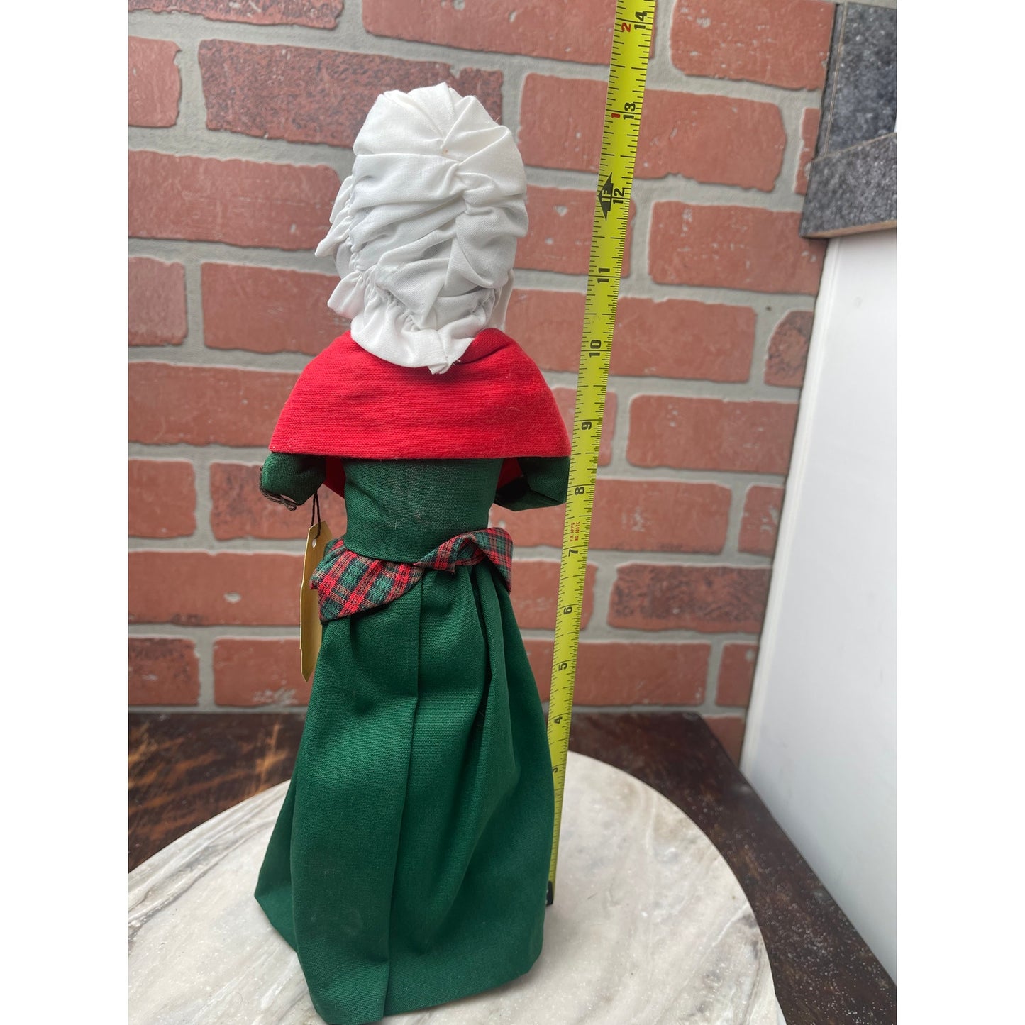 Byers Choice Mrs Cratchit Second Edition Caroler Doll Green Red Vintage 1996