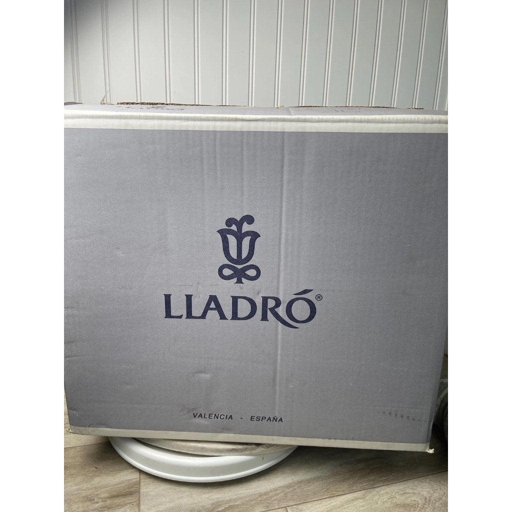 Lladro Christmas Journey 1813 Santa Globe Limited Edition Figurine New Box